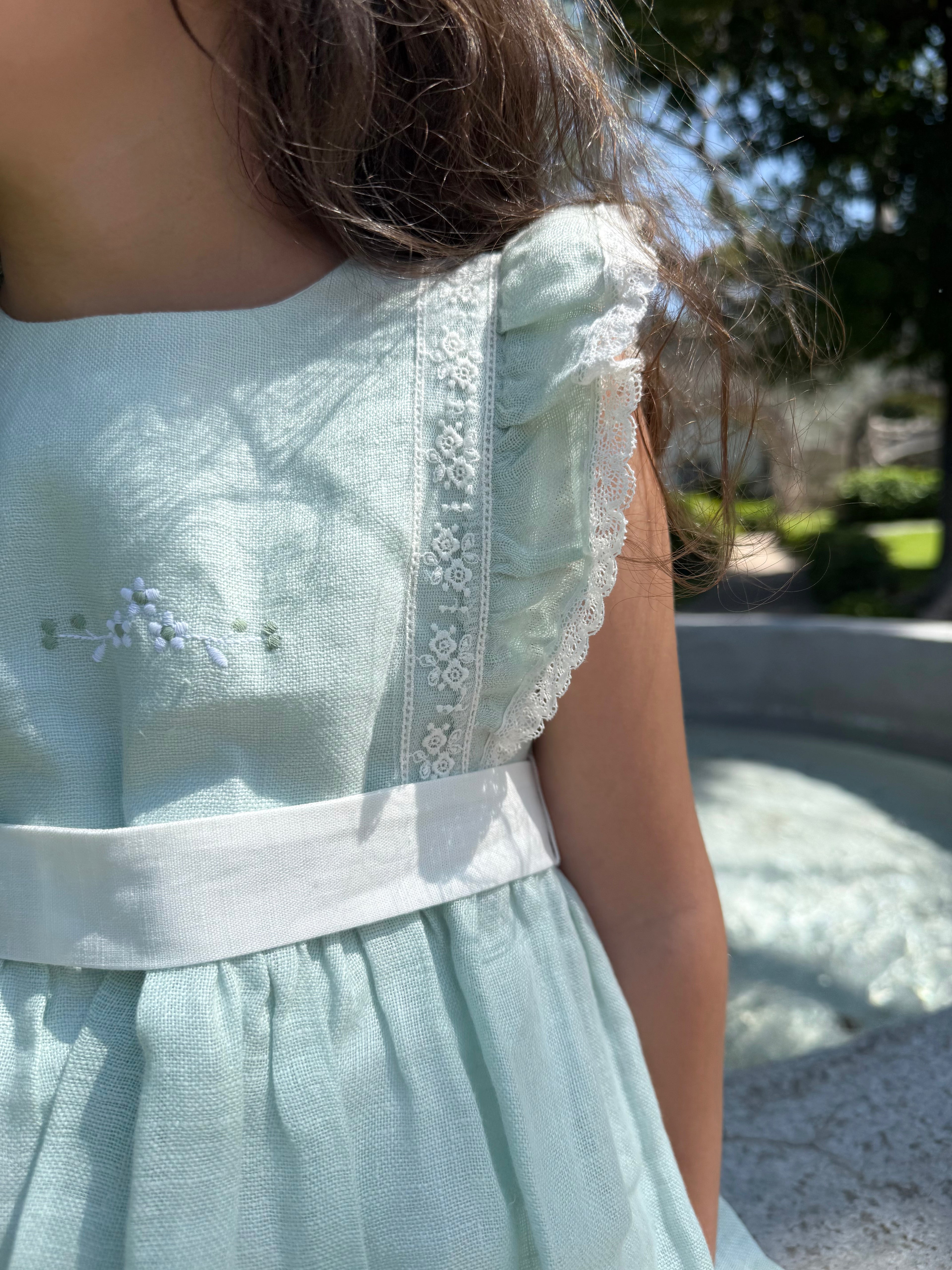 Vestido Lino con Bordado “Ceremonia” - Paz Rodríguez